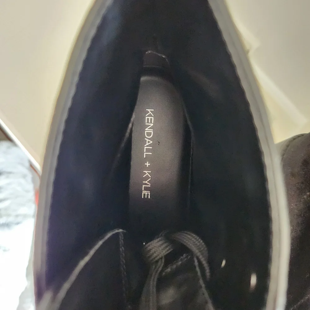 New Kendall + Kylie 8 Stylish Black  Boots Y2k Grunge‎ Goth velvet